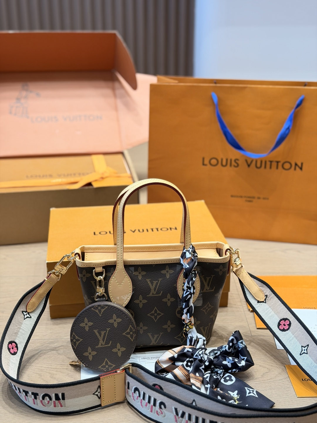 Louis Vuitton LV Neverfull Cowhide Leather Top Handle Carry | Luxury Designer Fashion Accessory